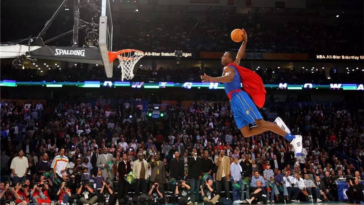 NBA最佳阵容公布：詹姆斯入选,（NBA年度最佳阵容出炉：詹姆斯榜上有名）