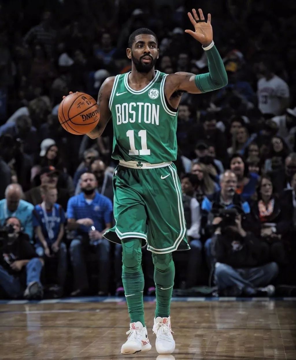 文班：现在球队变得更成熟老道 我们要学会享受为赢球所做的努力（文班：球队日渐成熟老练，我们要学会享受为胜利付出的过程）