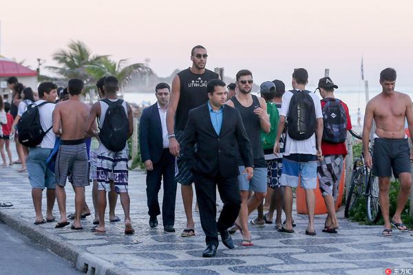 葡超前瞻：波尔图防守联赛最强，阿马多拉换帅后攻强守弱（葡超展望：波尔图防线领跑联赛，阿马多拉换帅后攻势强劲防线成隐患）