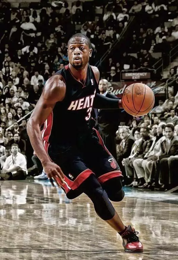 尤尔曼德：药厂目前无法和顶级球队比；阿隆索刚来时情况也这样（尤尔曼德：勒沃库森目前还达不到顶级队水准，阿隆索执教初期同样如此）